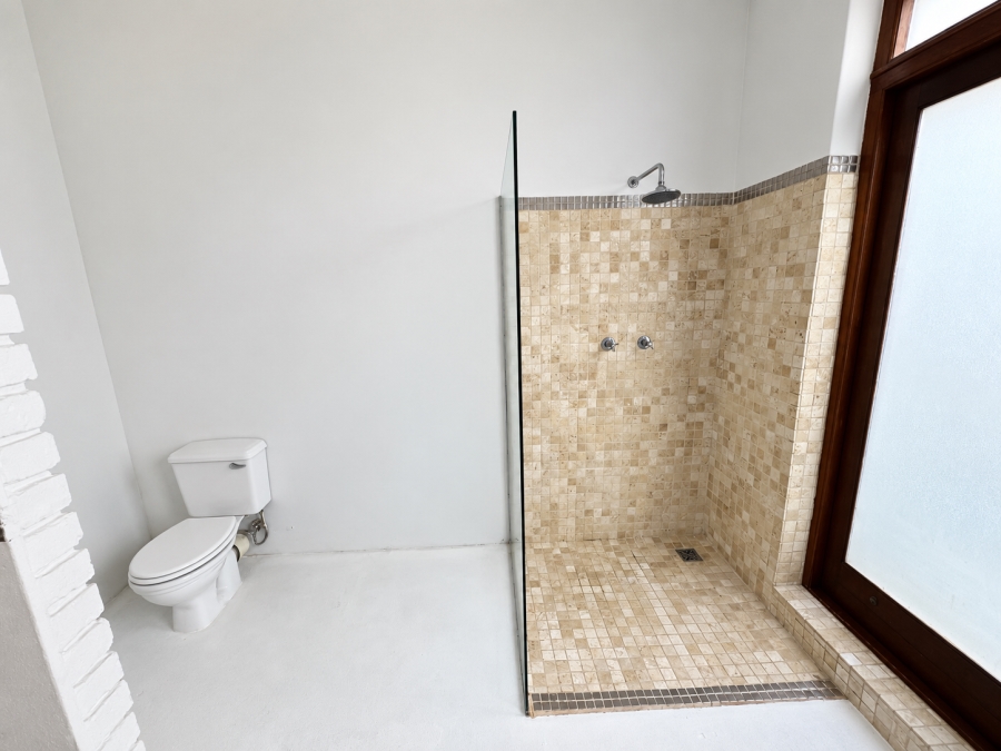 5 Bedroom Property for Sale in North Oaks Western Cape